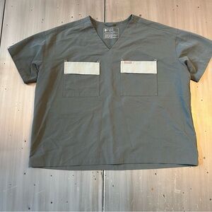 Figs Bello Bonsai Green Cargo Scrub Top women’s size Large